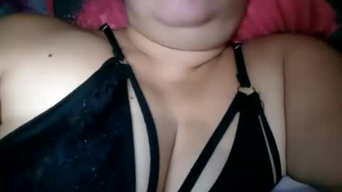 lovely_orchid online show from September 22, 2025, 1:46 pm