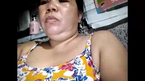 lovely_orchid online show from November 25, 2025, 9:20 am