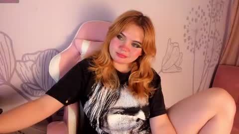 Snapshot of lovely_paris_01 chatting on July 21, 2026, 5:32 am Paris Rose online show from July 21, 2026, 5:32 am