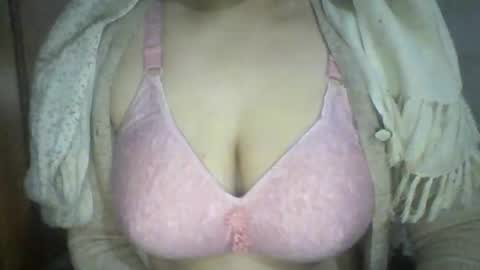 Snapshot of lovely_sweet_girl chatting on December 31, 2024, 9:06 pm katrina follow me guys online show from December 31, 2024, 9:06 pm