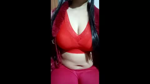Snapshot of lovely_sweet_girl chatting on February 11, 2026, 9:31 pm katrina follow me guys online show from February 11, 2026, 9:31 pm