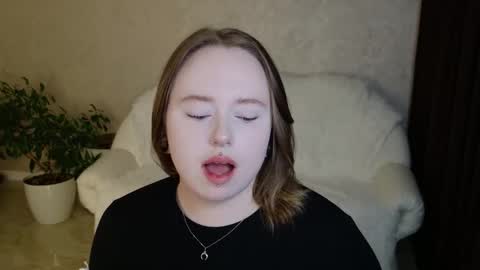 Snapshot of lovelybeatricee chatting on February 14, 2026, 9:44 pm Beatrice online show from February 14, 2026, 9:44 pm