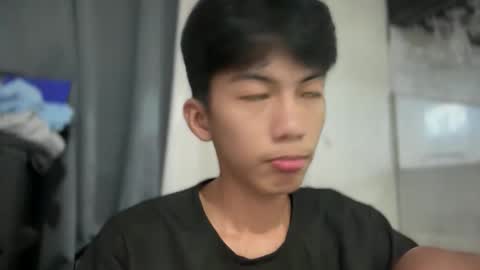 Snapshot of lovelyboy_jm chatting on May 2, 2026, 9:42 pm lovelyboy_jm online show from May 2, 2026, 9:42 pm