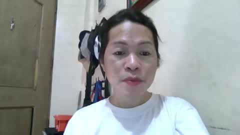 lovelykimts32 online show from September 29, 2025, 1:44 am