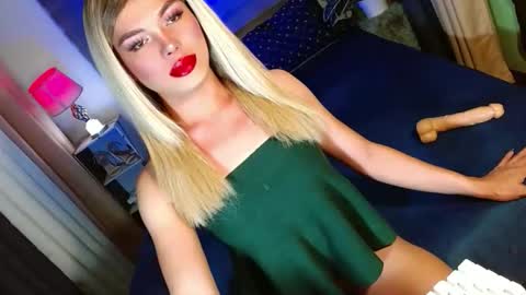 lovelymiss_shyna11 online show from September 13, 2025, 1:49 am