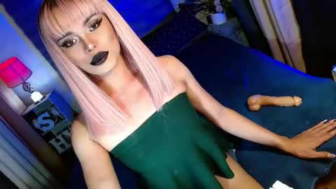 lovelymiss_shyna11 online show from October 3, 2025, 6:21 am