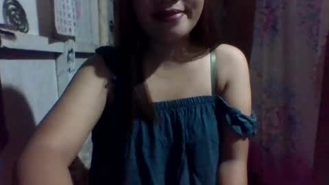 lovelymocha27s online show from December 9, 2024, 12:19 pm