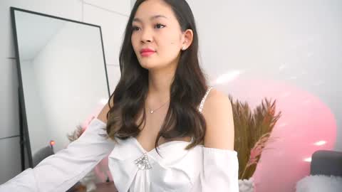 Snapshot of lovelynightt chatting on February 20, 2025, 10:48 am kim online show from February 20, 2025, 10:48 am