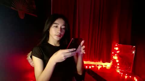 lovelypetite143 online show from April 5, 2026, 5:26 am