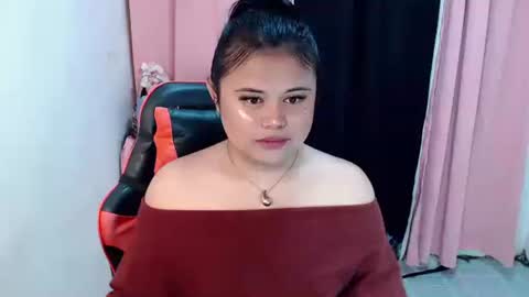 Snapshot of lovelypinaychubsx chatting on February 22, 2026, 6:57 am lovely online show from February 22, 2026, 6:57 am