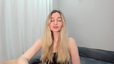 Snapshot of lovelyrose135 chatting on February 27, 2026, 4:07 pm Lovely Rose online show from February 27, 2026, 4:07 pm