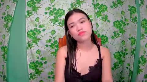 lovemae352295 online show from December 25, 2024, 3:50 am