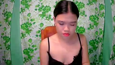lovemae352295 online show from December 25, 2024, 12:58 pm