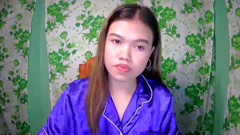 lovemae352295 online show from January 14, 2025, 7:27 am