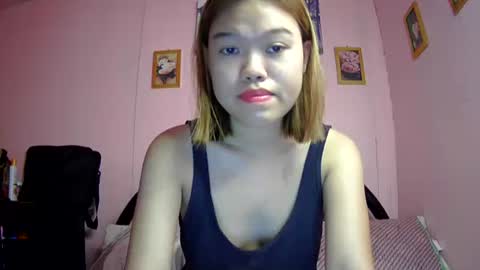 lovemae352295 online show from February 24, 2025, 2:51 am