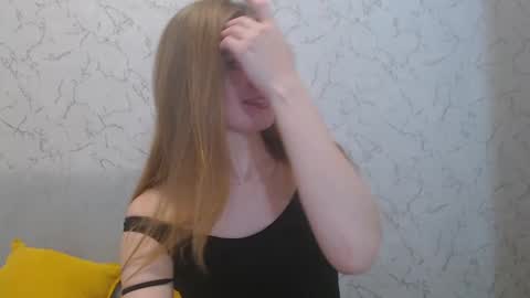 Snapshot of lovepeanutgirl chatting on February 4, 2025, 1:06 pm Mary Love online show from February 4, 2025, 1:06 pm