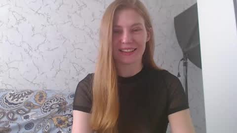 Snapshot of lovepeanutgirl chatting on February 5, 2025, 8:32 am Mary Love online show from February 5, 2025, 8:32 am
