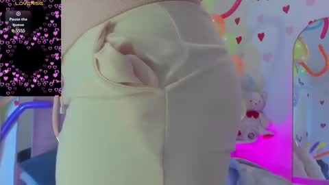 L O V E  online show from February 28, 2025, 11:58 am