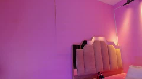 L O V E  online show from January 7, 2026, 11:45 am