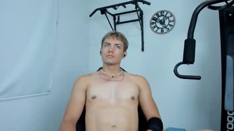 Snapshot of lover_fitnessboy chatting on March 7, 2025, 5:08 am kevin online show from March 7, 2025, 5:08 am