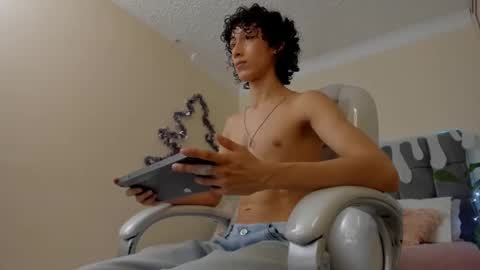 Snapshot of loverboy8_ chatting on December 12, 2024, 6:47 am loverboy8_ online show from December 12, 2024, 6:47 am