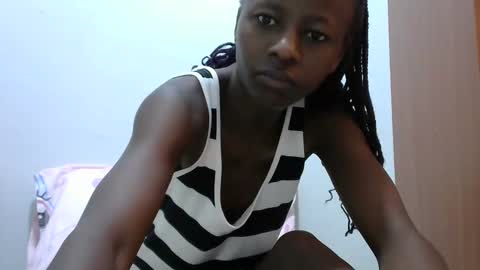 lovergal222 online show from February 6, 2025, 9:43 am