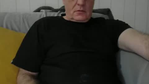 loveroflatinas1 online show from November 13, 2025, 7:02 pm