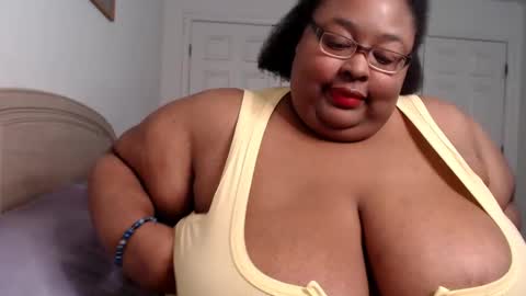 Snapshot of loves_aura chatting on December 27, 2024, 1:32 am Alyson online show from December 27, 2024, 1:32 am