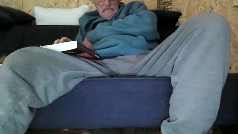 Snapshot of lovesex6565 chatting on October 31, 2025, 7:26 pm just here to have fun and cum online show from October 31, 2025, 7:26 pm