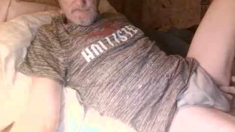 Snapshot of lovesex6565 chatting on December 4, 2025, 11:52 am just here to have fun and cum online show from December 4, 2025, 11:52 am