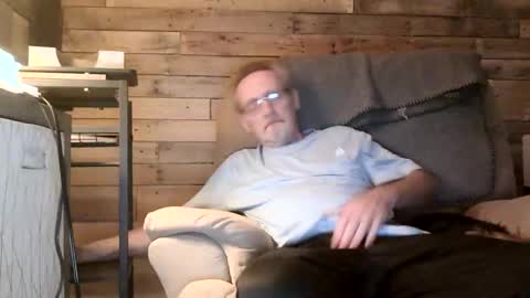 Snapshot of lovesex6565 chatting on April 19, 2026, 11:53 am just here to have fun and cum online show from April 19, 2026, 11:53 am