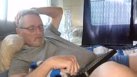Snapshot of lovesex6565 chatting on May 29, 2026, 10:30 pm just here to have fun and cum online show from May 29, 2026, 10:30 pm