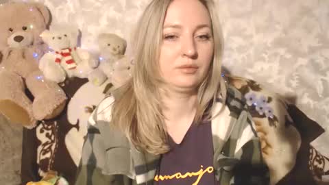 LovesRebecca online show from December 16, 2025, 5:12 am