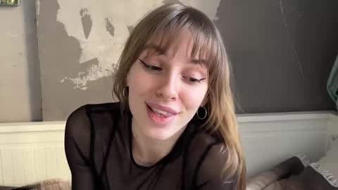 Snapshot of lovesstation chatting on January 20, 2025, 12:18 pm lovesstation online show from January 20, 2025, 12:18 pm