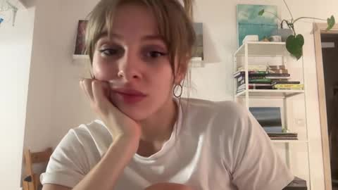 Snapshot of lovesstation chatting on February 3, 2025, 11:36 pm lovesstation online show from February 3, 2025, 11:36 pm