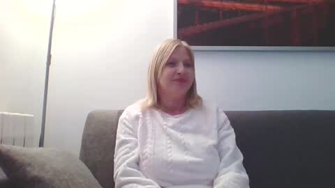 Snapshot of lovestar544963 chatting on December 30, 2024, 7:42 pm Marlyn online show from December 30, 2024, 7:42 pm