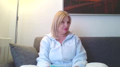 Snapshot of lovestar544963 chatting on January 20, 2025, 1:32 pm Marlyn online show from January 20, 2025, 1:32 pm