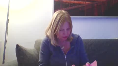 Snapshot of lovestar544963 chatting on January 21, 2025, 7:17 pm Marlyn online show from January 21, 2025, 7:17 pm