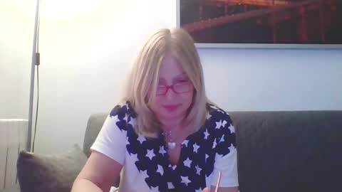 Snapshot of lovestar544963 chatting on January 27, 2025, 3:39 pm Marlyn online show from January 27, 2025, 3:39 pm