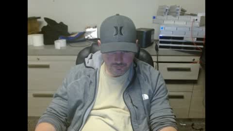 Snapshot of lovetofps chatting on April 6, 2026, 10:22 pm Love2Game online show from April 6, 2026, 10:22 pm