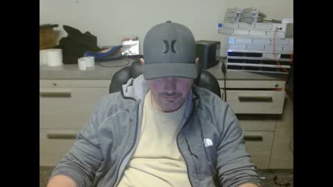 Snapshot of lovetofps chatting on April 29, 2026, 3:21 am Love2Game online show from April 29, 2026, 3:21 am