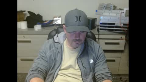 Snapshot of lovetofps chatting on May 6, 2026, 2:29 am Love2Game online show from May 6, 2026, 2:29 am