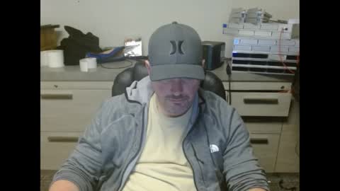 Snapshot of lovetofps chatting on May 11, 2026, 11:24 pm Love2Game online show from May 11, 2026, 11:24 pm