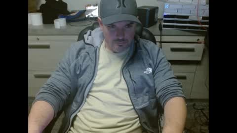 Snapshot of lovetofps chatting on May 14, 2026, 2:51 am Love2Game online show from May 14, 2026, 2:51 am
