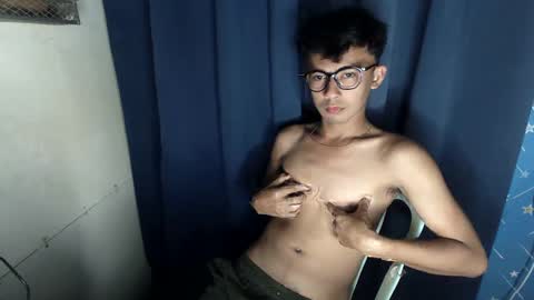 lovetosuckxox online show from February 18, 2025, 12:28 pm