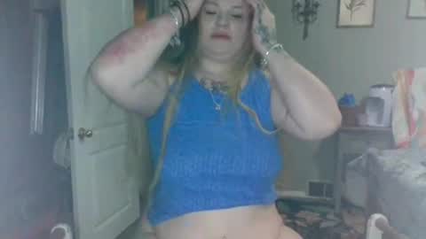 Snapshot of lovetubes101 chatting on February 17, 2026, 6:43 am lovetubes101 online show from February 17, 2026, 6:43 am