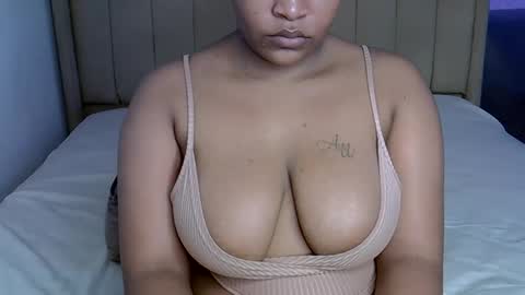 Snapshot of loveydivah chatting on September 26, 2025, 2:43 pm loveydivah online show from September 26, 2025, 2:43 pm