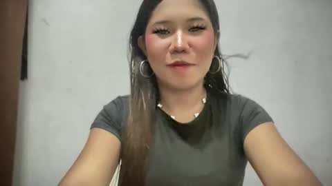 Snapshot of loveymerry chatting on February 25, 2026, 12:15 pm merry online show from February 25, 2026, 12:15 pm