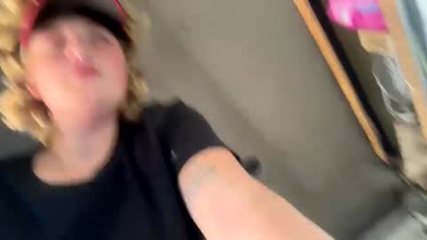 Snapshot of loveyourkittty chatting on March 11, 2025, 7:36 pm StacyMaeWish online show from March 11, 2025, 7:36 pm