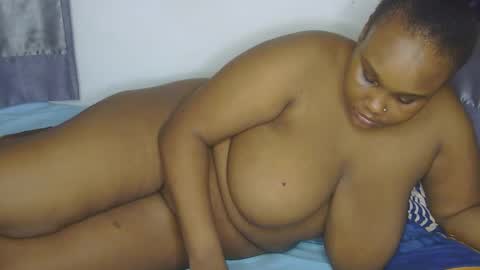 Snapshot of loveytiana chatting on April 3, 2026, 5:27 am loveytiana online show from April 3, 2026, 5:27 am